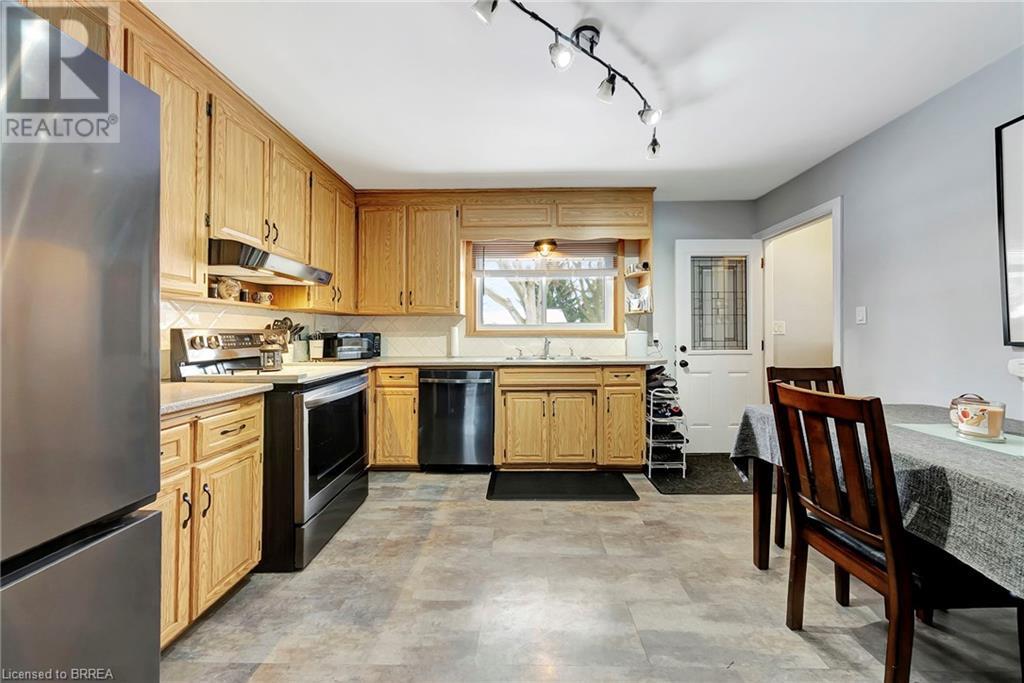 12 Allwood Street, Brantford, Ontario  N3R 2T8 - Photo 4 - 40685624