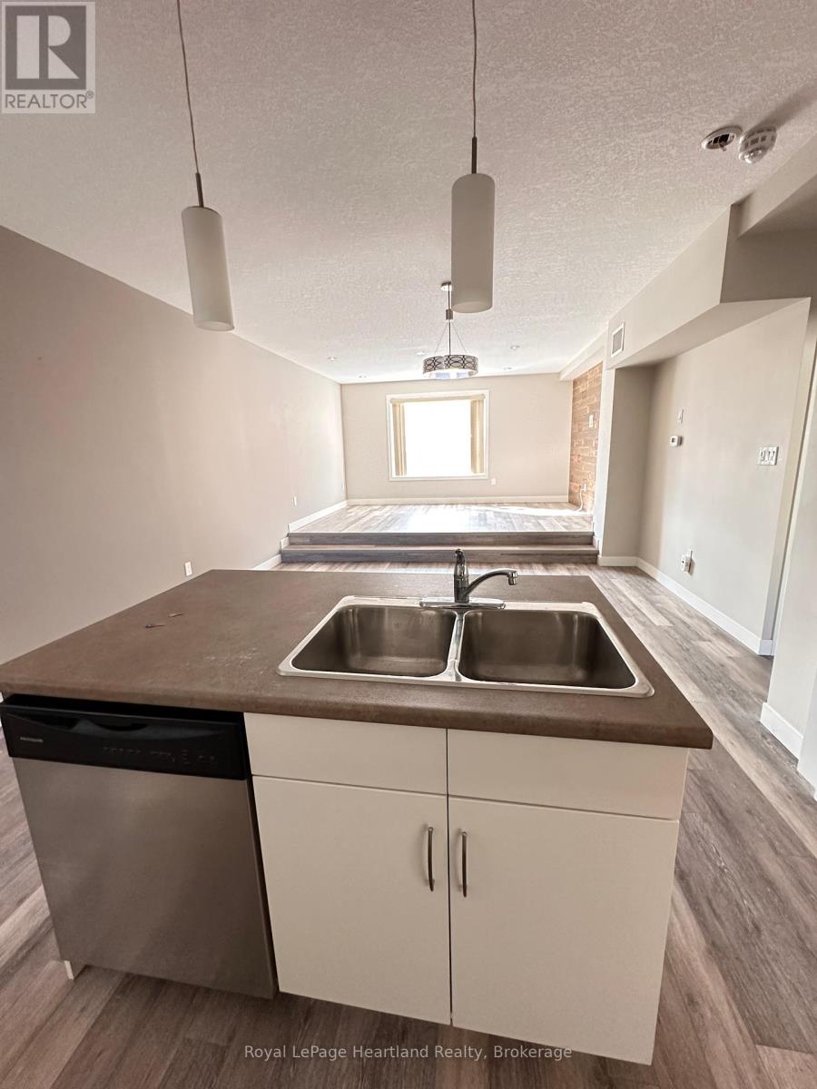 116 Downie Street, Stratford, Ontario  N5A 1X1 - Photo 8 - X11911865