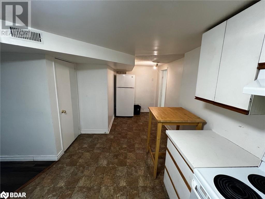 420 E Grove Street E Unit# Lower, Barrie, Ontario  L4M 5R9 - Photo 3 - 40688212