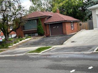 21 Benway Drive, Toronto (Rexdale-Kipling), Ontario  M9W 1Z2 - Photo 2 - W11911836