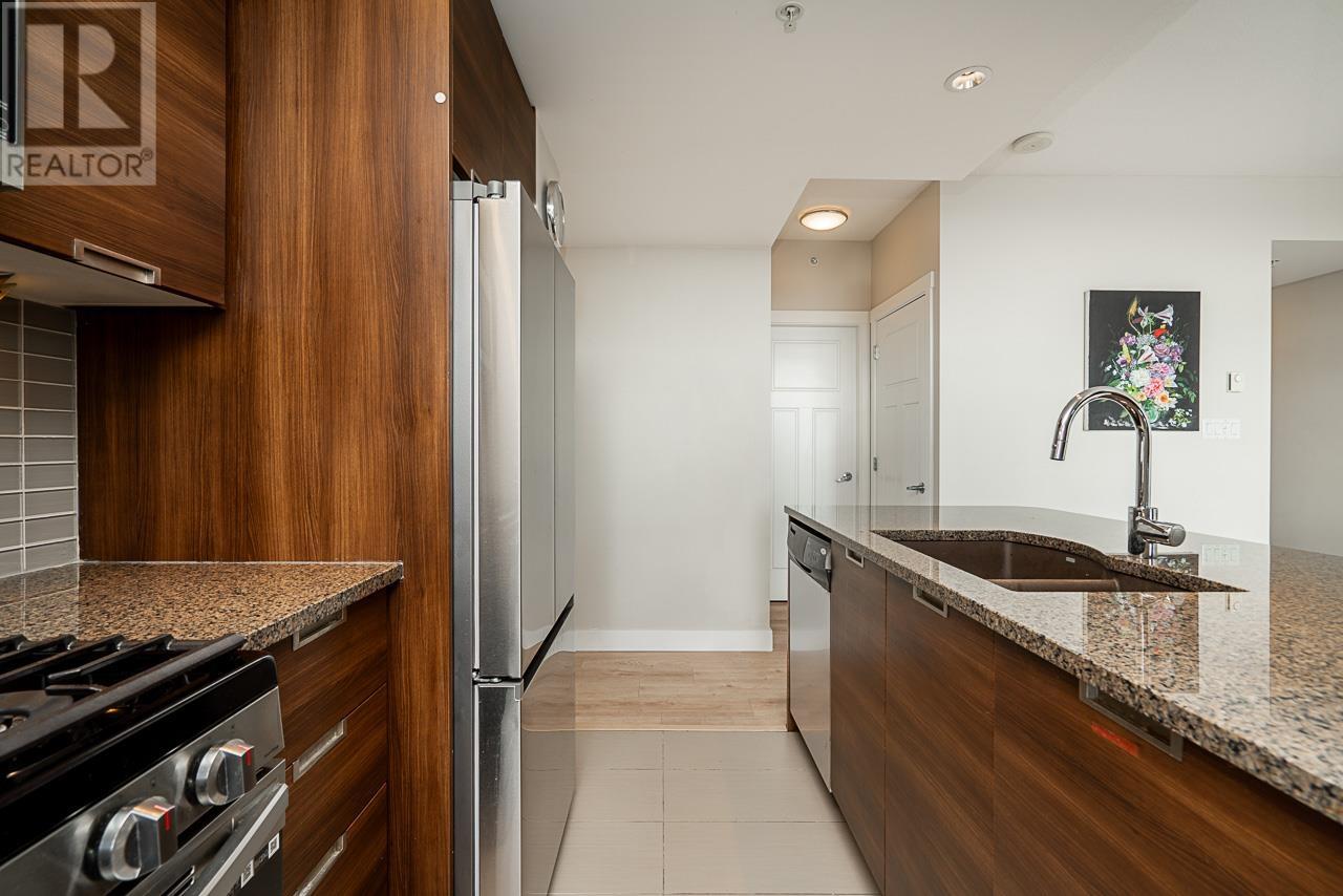 1601 2968 Glen Drive, Coquitlam, British Columbia  V3B 0C4 - Photo 11 - R2953316