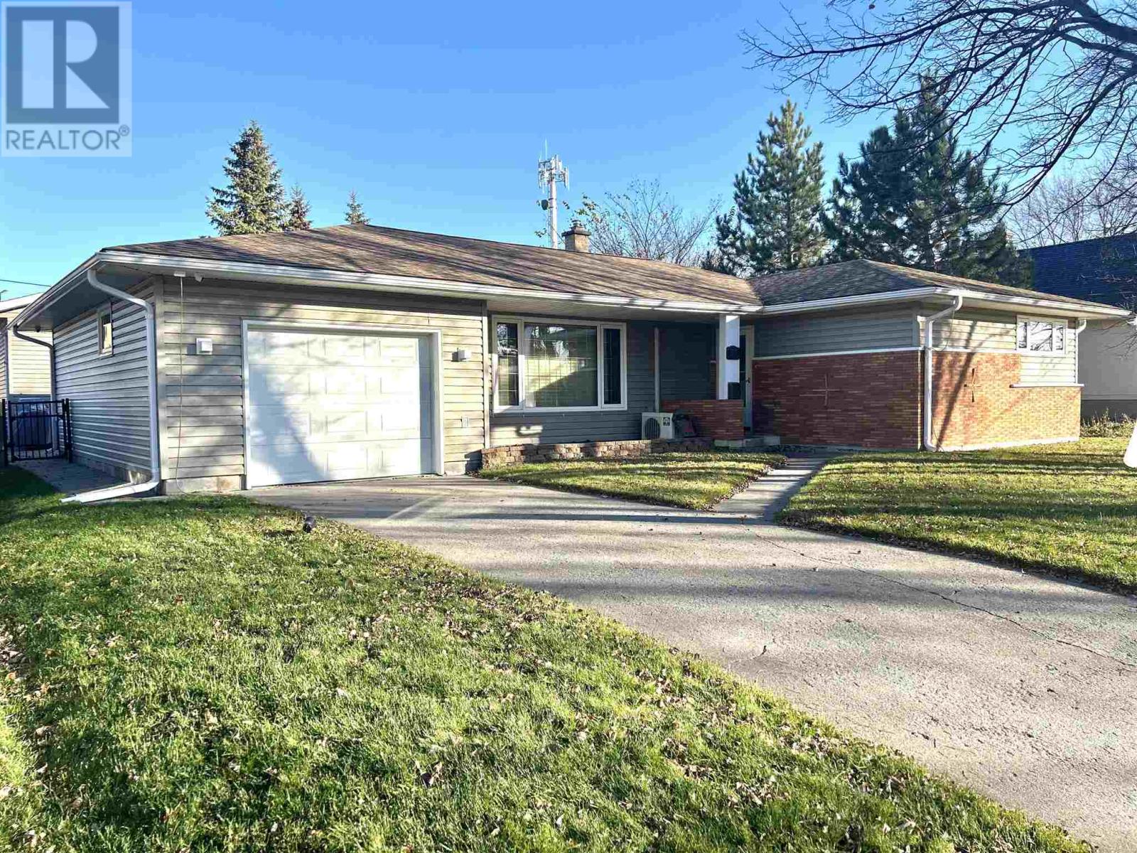 806 Armit Avenue, Fort Frances, Ontario