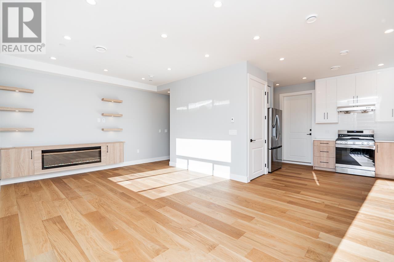 Listing Picture 6 of 28 : 2705 DUNDAS STREET, Vancouver / 溫哥華 - 魯藝地產 Yvonne Lu Group - MLS Medallion Club Member