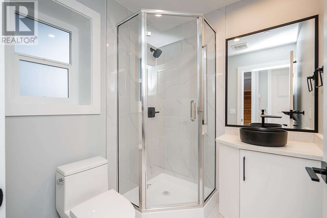 Listing Picture 25 of 28 : 2705 DUNDAS STREET, Vancouver / 溫哥華 - 魯藝地產 Yvonne Lu Group - MLS Medallion Club Member