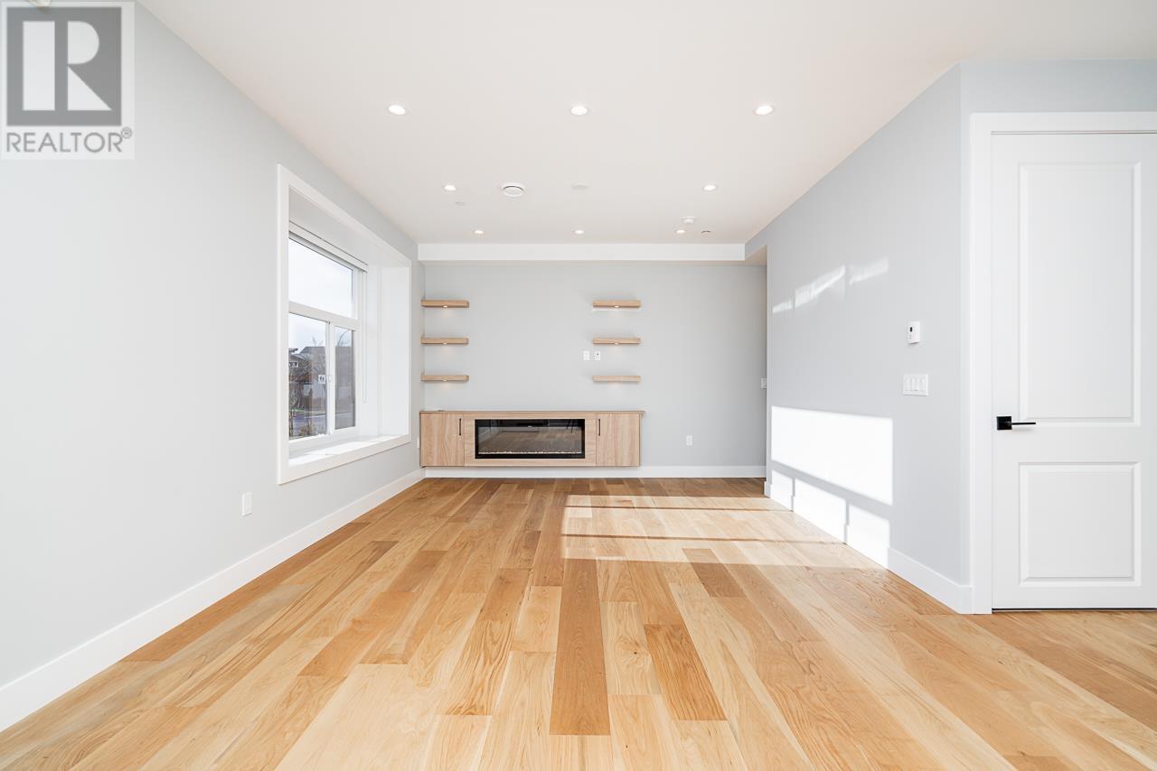 Listing Picture 7 of 28 : 2705 DUNDAS STREET, Vancouver / 溫哥華 - 魯藝地產 Yvonne Lu Group - MLS Medallion Club Member