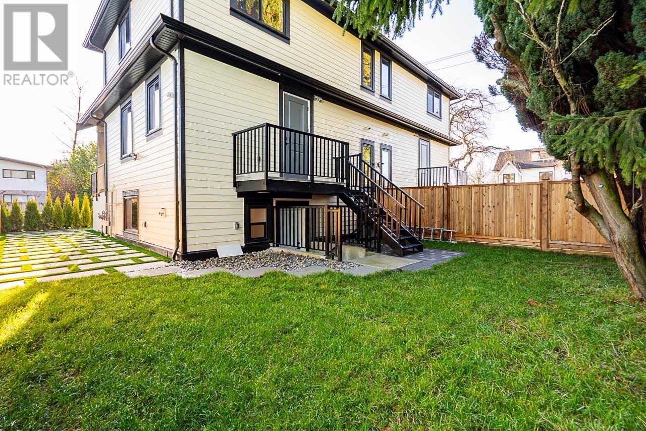 Listing Picture 27 of 28 : 2705 DUNDAS STREET, Vancouver / 溫哥華 - 魯藝地產 Yvonne Lu Group - MLS Medallion Club Member