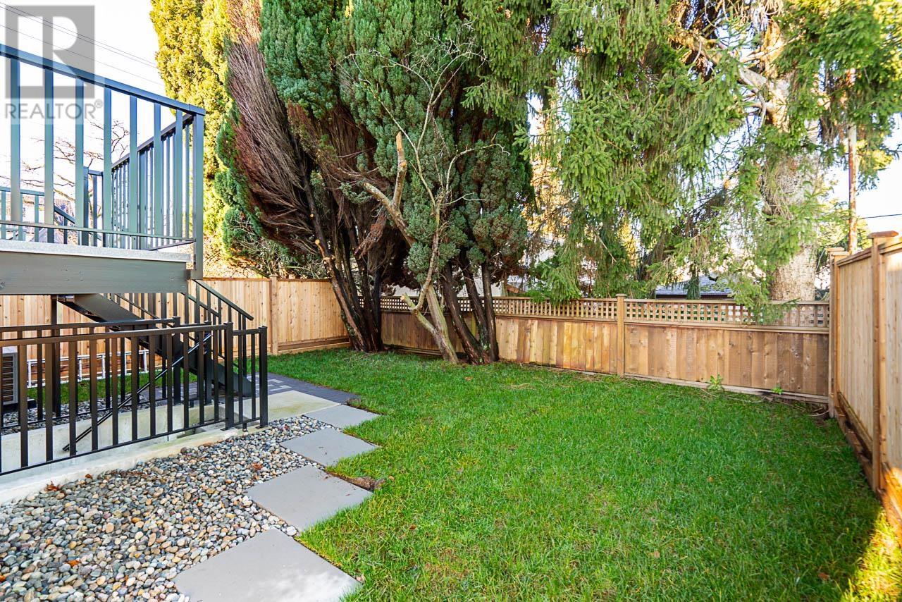 Listing Picture 26 of 28 : 2705 DUNDAS STREET, Vancouver / 溫哥華 - 魯藝地產 Yvonne Lu Group - MLS Medallion Club Member