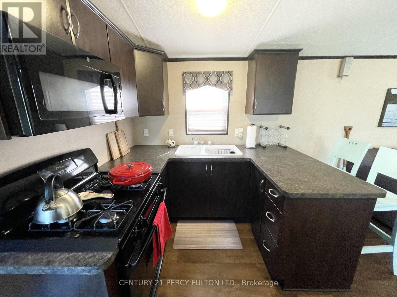 486 Cty Rd 18-41 Park Meadow Lane, Prince Edward County, Ontario  K0K 1P0 - Photo 3 - X9305480