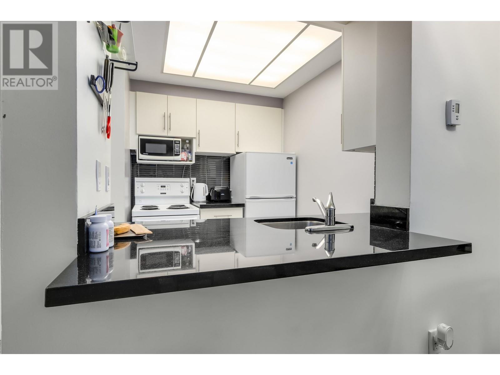 207 1450 Laburnum Street, Vancouver, British Columbia  V6J 3W3 - Photo 10 - R2953538