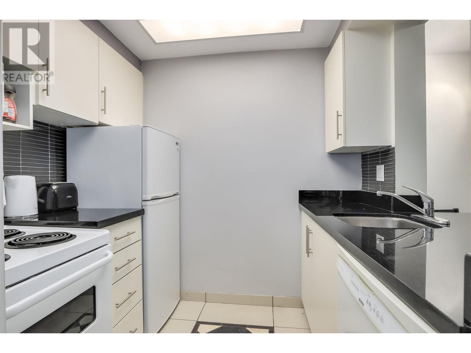 207 1450 Laburnum Street, Vancouver, British Columbia  V6J 3W3 - Photo 11 - R2953538