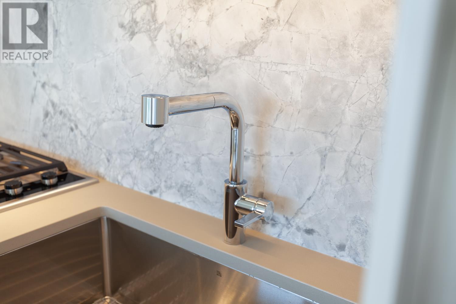 Listing Picture 14 of 35 : 1701 889 PACIFIC STREET, Vancouver / 溫哥華 - 魯藝地產 Yvonne Lu Group - MLS Medallion Club Member