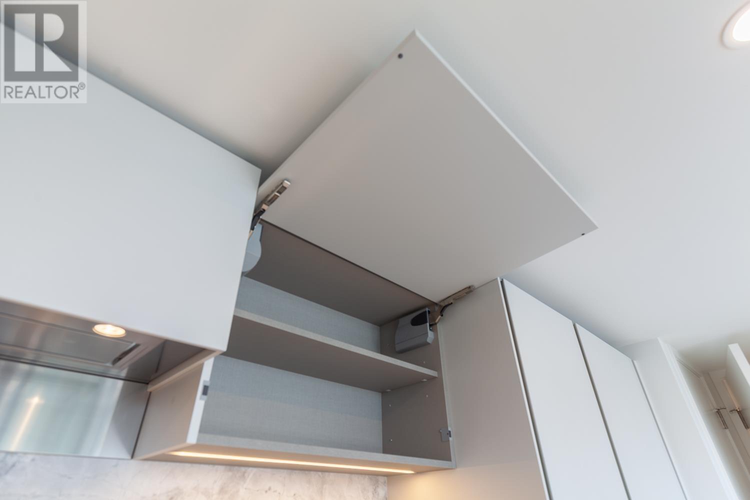 Listing Picture 20 of 35 : 1701 889 PACIFIC STREET, Vancouver / 溫哥華 - 魯藝地產 Yvonne Lu Group - MLS Medallion Club Member