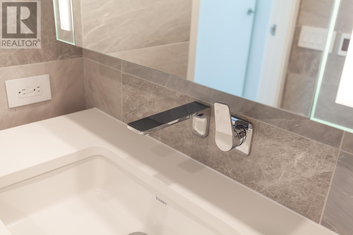 Listing Picture 21 of 35 : 1701 889 PACIFIC STREET, Vancouver / 溫哥華 - 魯藝地產 Yvonne Lu Group - MLS Medallion Club Member