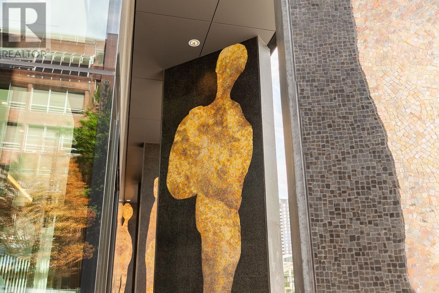 Listing Picture 32 of 35 : 1701 889 PACIFIC STREET, Vancouver / 溫哥華 - 魯藝地產 Yvonne Lu Group - MLS Medallion Club Member