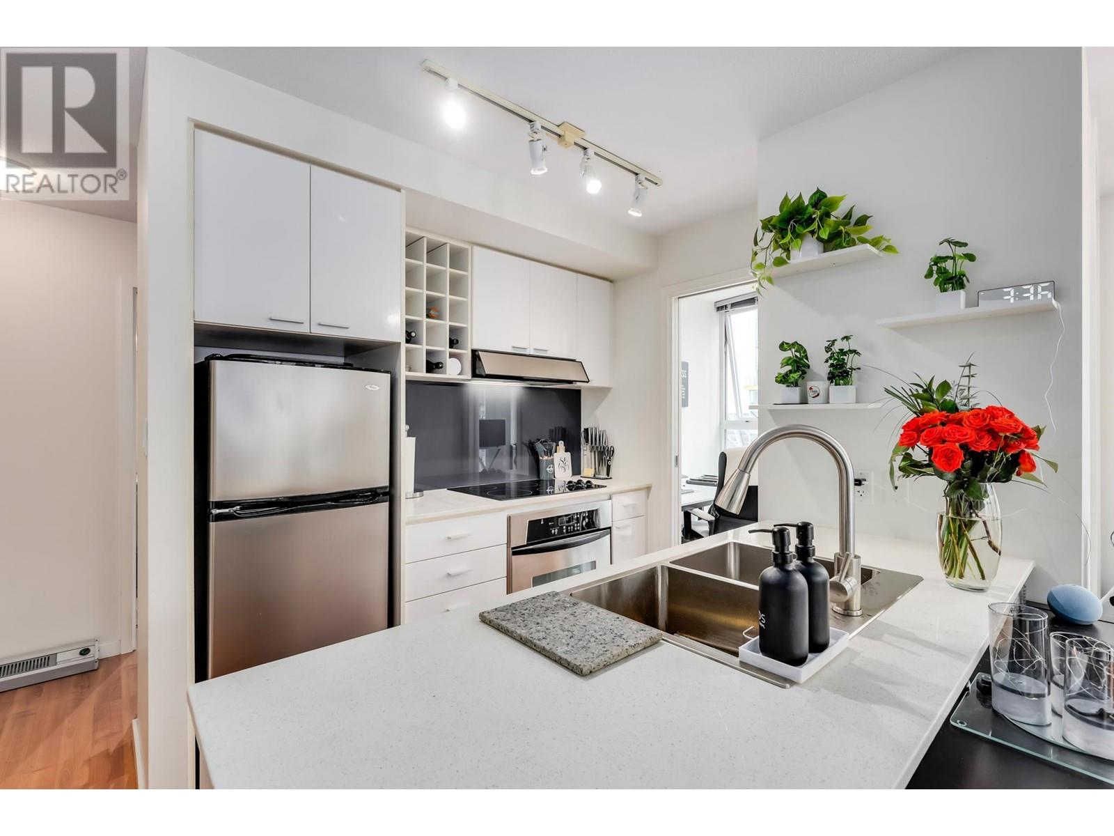 1208 131 Regiment Square, Vancouver, British Columbia  V6B 1X6 - Photo 3 - R2953556