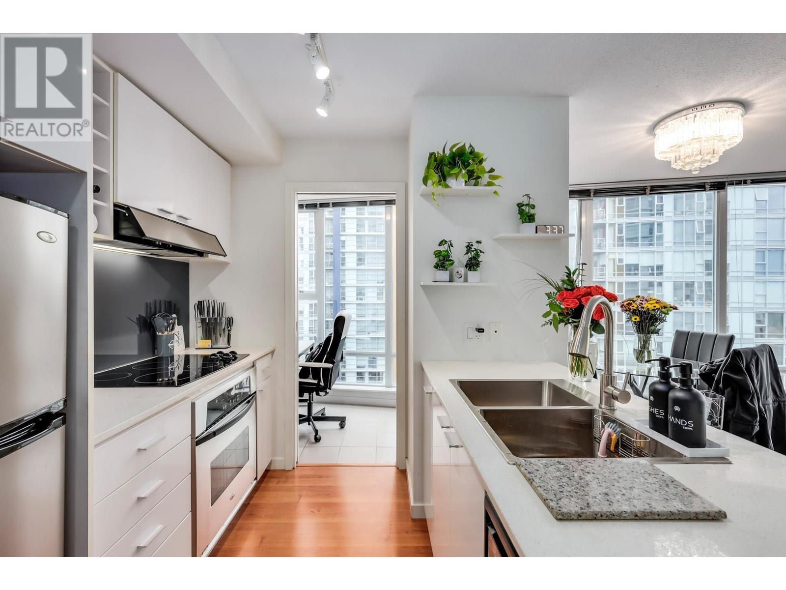 1208 131 Regiment Square, Vancouver, British Columbia  V6B 1X6 - Photo 9 - R2953556