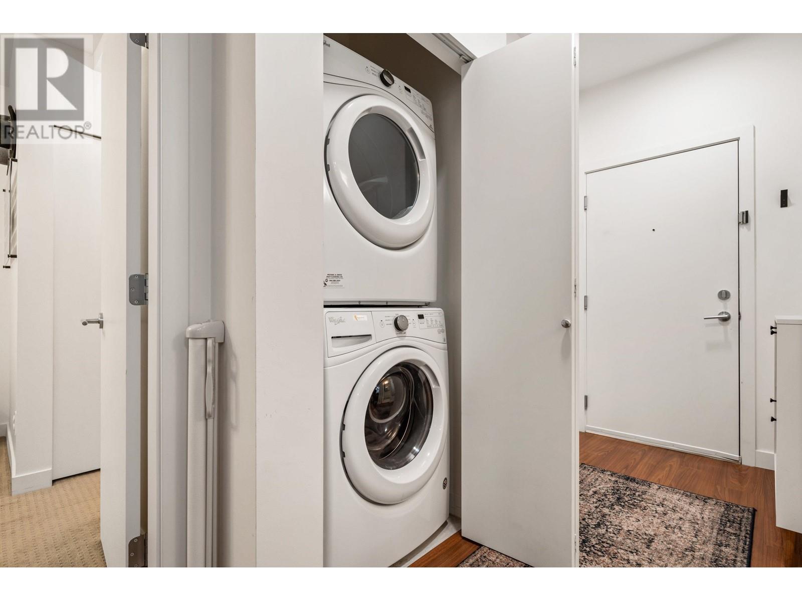 Listing Picture 22 of 31 : 201 5460 BROADWAY, Burnaby / 本拿比 - 魯藝地產 Yvonne Lu Group - MLS Medallion Club Member
