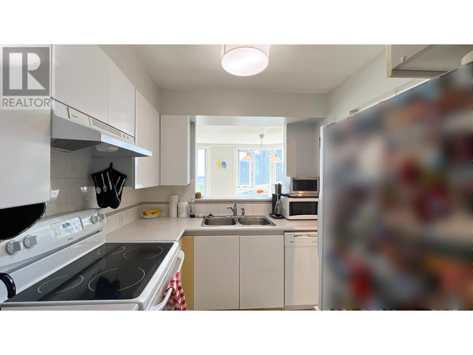 Listing Picture 11 of 40 : 1003 888 PACIFIC STREET, Vancouver / 溫哥華 - 魯藝地產 Yvonne Lu Group - MLS Medallion Club Member