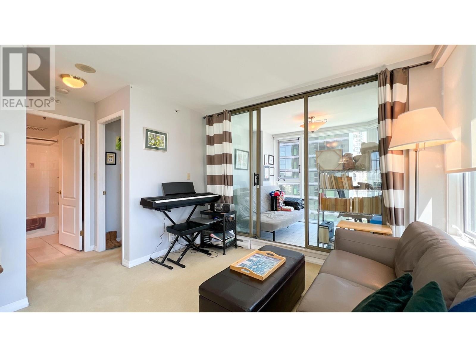 Listing Picture 6 of 40 : 1003 888 PACIFIC STREET, Vancouver / 溫哥華 - 魯藝地產 Yvonne Lu Group - MLS Medallion Club Member