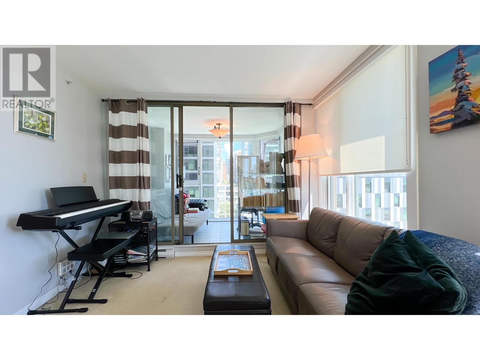 Listing Picture 7 of 40 : 1003 888 PACIFIC STREET, Vancouver / 溫哥華 - 魯藝地產 Yvonne Lu Group - MLS Medallion Club Member