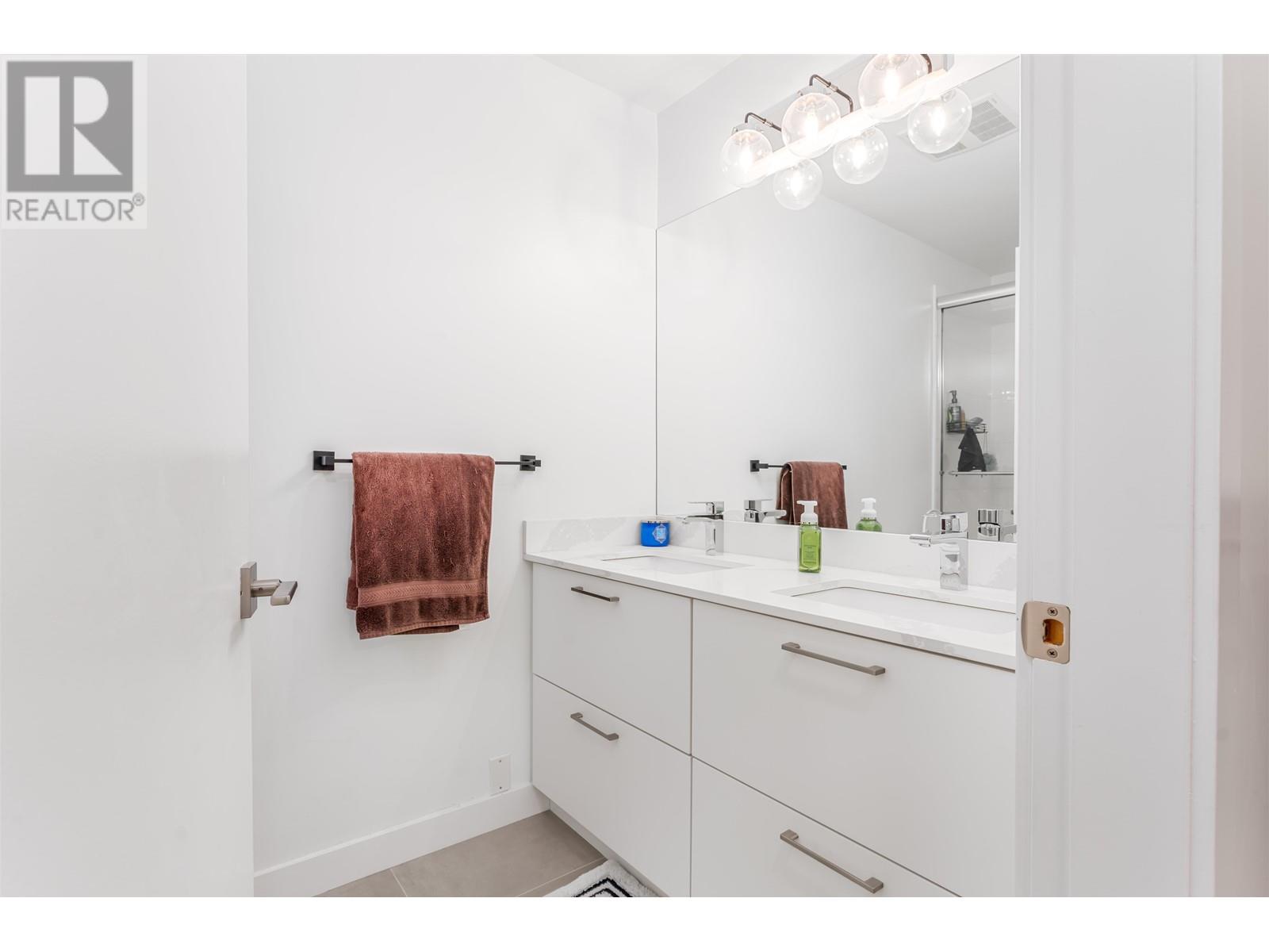 201 2331 Kelly Avenue, Port Coquitlam, British Columbia  V3C 1Y3 - Photo 18 - R2953627