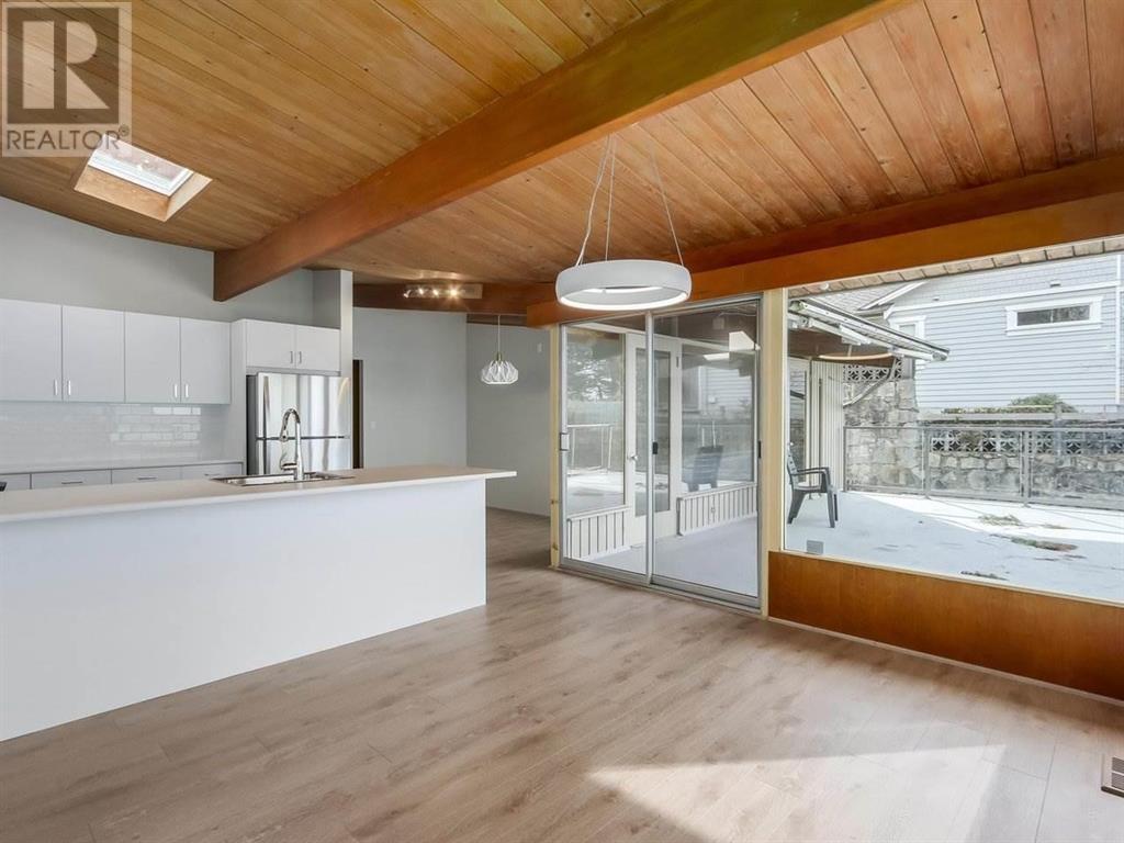 5122 Marine Drive, West Vancouver, British Columbia  V7W 2P7 - Photo 5 - R2953591