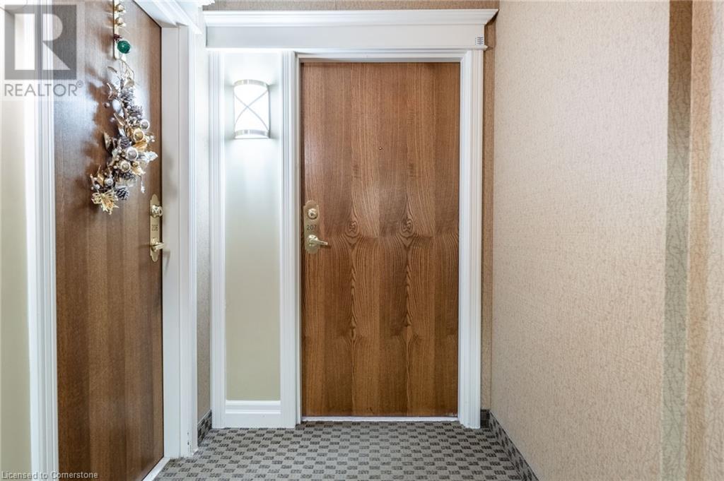 4000 Creekside Drive Unit# 207, Dundas, Ontario  L9H 7S9 - Photo 11 - 40688335