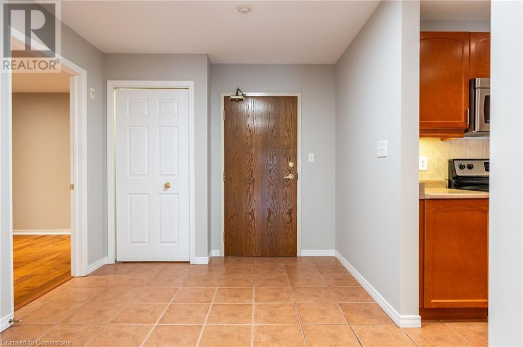 4000 Creekside Drive Unit# 207, Dundas, Ontario  L9H 7S9 - Photo 12 - 40688335