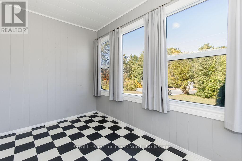 5358 Penetanguishene Road, Springwater, Ontario  L0L 1P0 - Photo 12 - S11912082