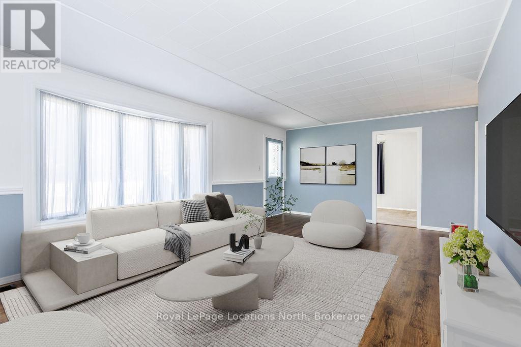 5358 Penetanguishene Road, Springwater, Ontario  L0L 1P0 - Photo 4 - S11912082