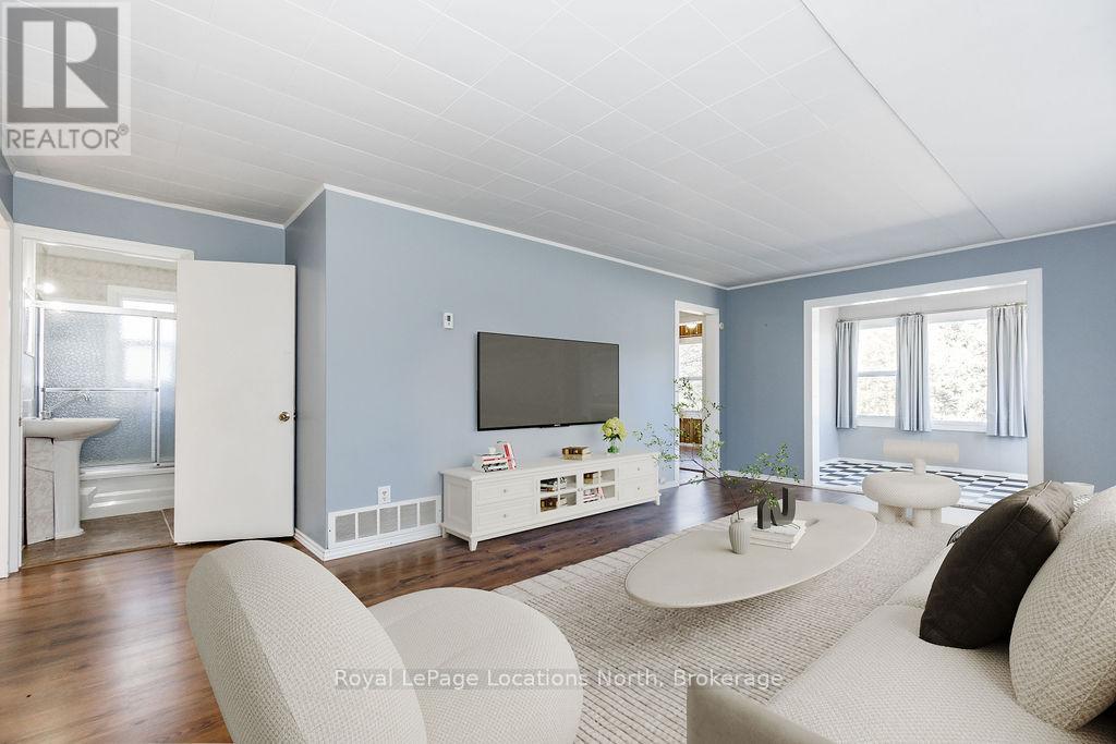 5358 Penetanguishene Road, Springwater, Ontario  L0L 1P0 - Photo 7 - S11912082