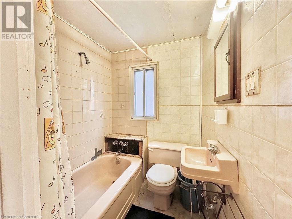 20 Crosthwaite Street N, Hamilton, Ontario  L8H 4T9 - Photo 16 - 40686526