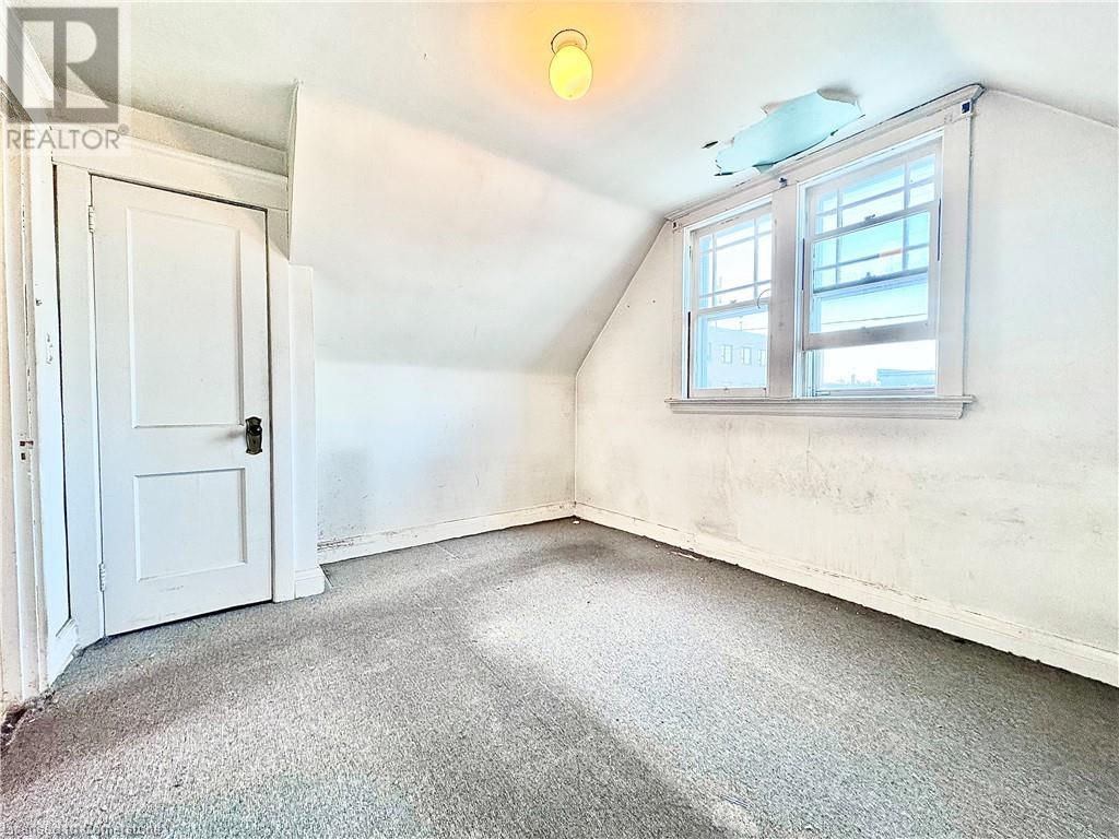 20 Crosthwaite Street N, Hamilton, Ontario  L8H 4T9 - Photo 14 - 40686526