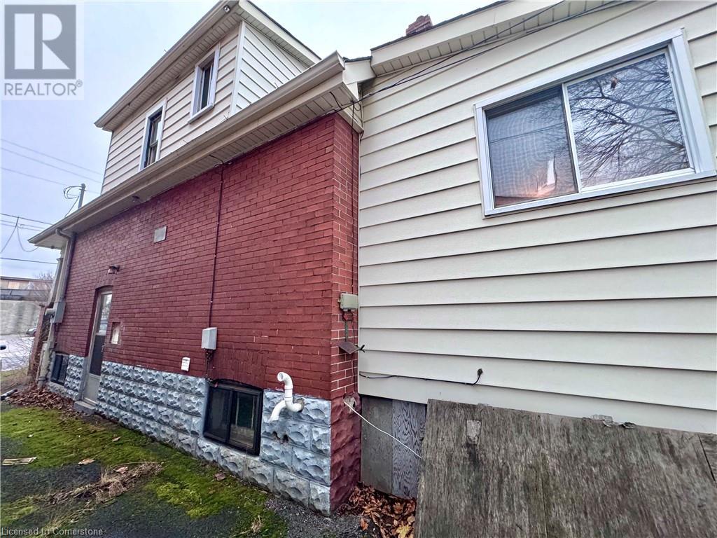 20 Crosthwaite Street N, Hamilton, Ontario  L8H 4T9 - Photo 25 - 40686526