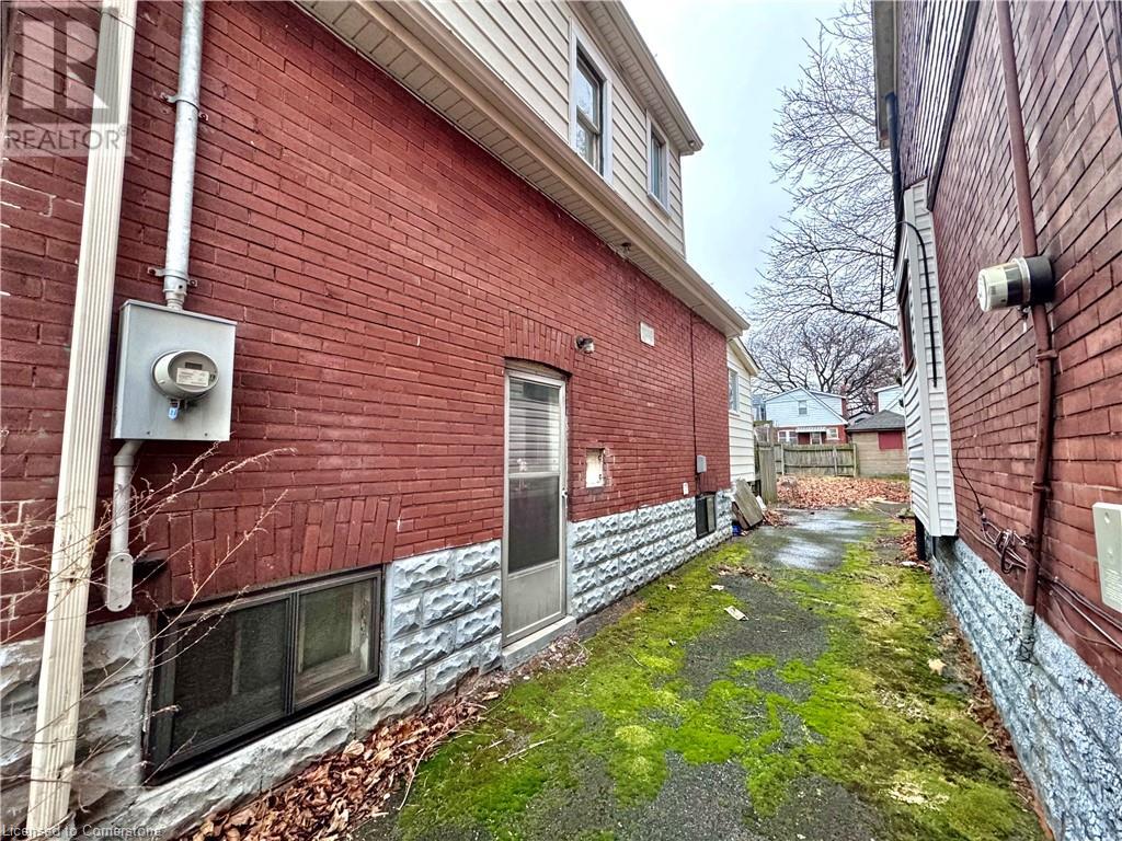 20 Crosthwaite Street N, Hamilton, Ontario  L8H 4T9 - Photo 24 - 40686526