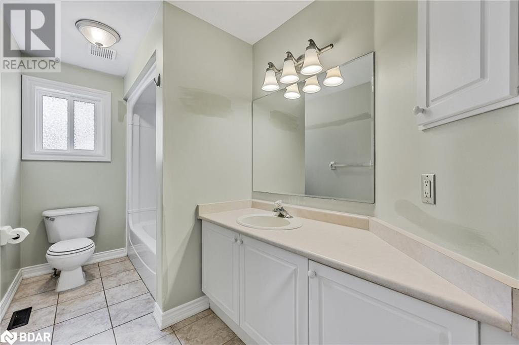 35 Bayshore Boulevard, Barrie, Ontario  L4N 9R5 - Photo 11 - 40688016