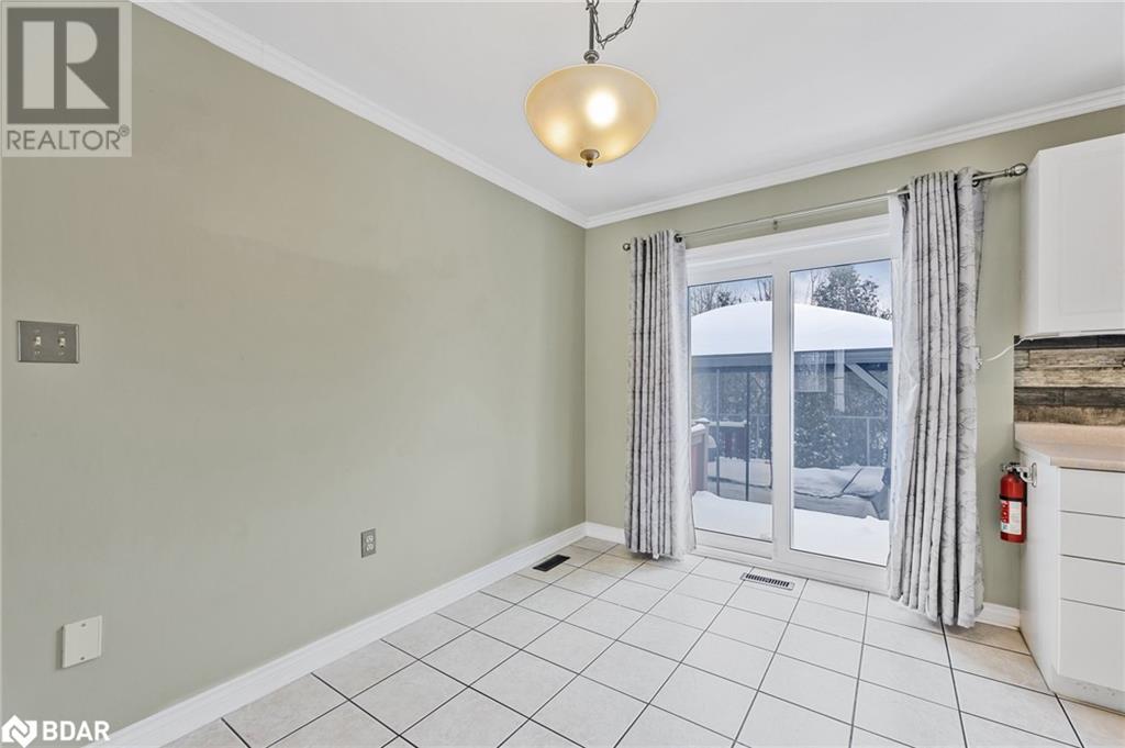 35 Bayshore Boulevard, Barrie, Ontario  L4N 9R5 - Photo 8 - 40688016