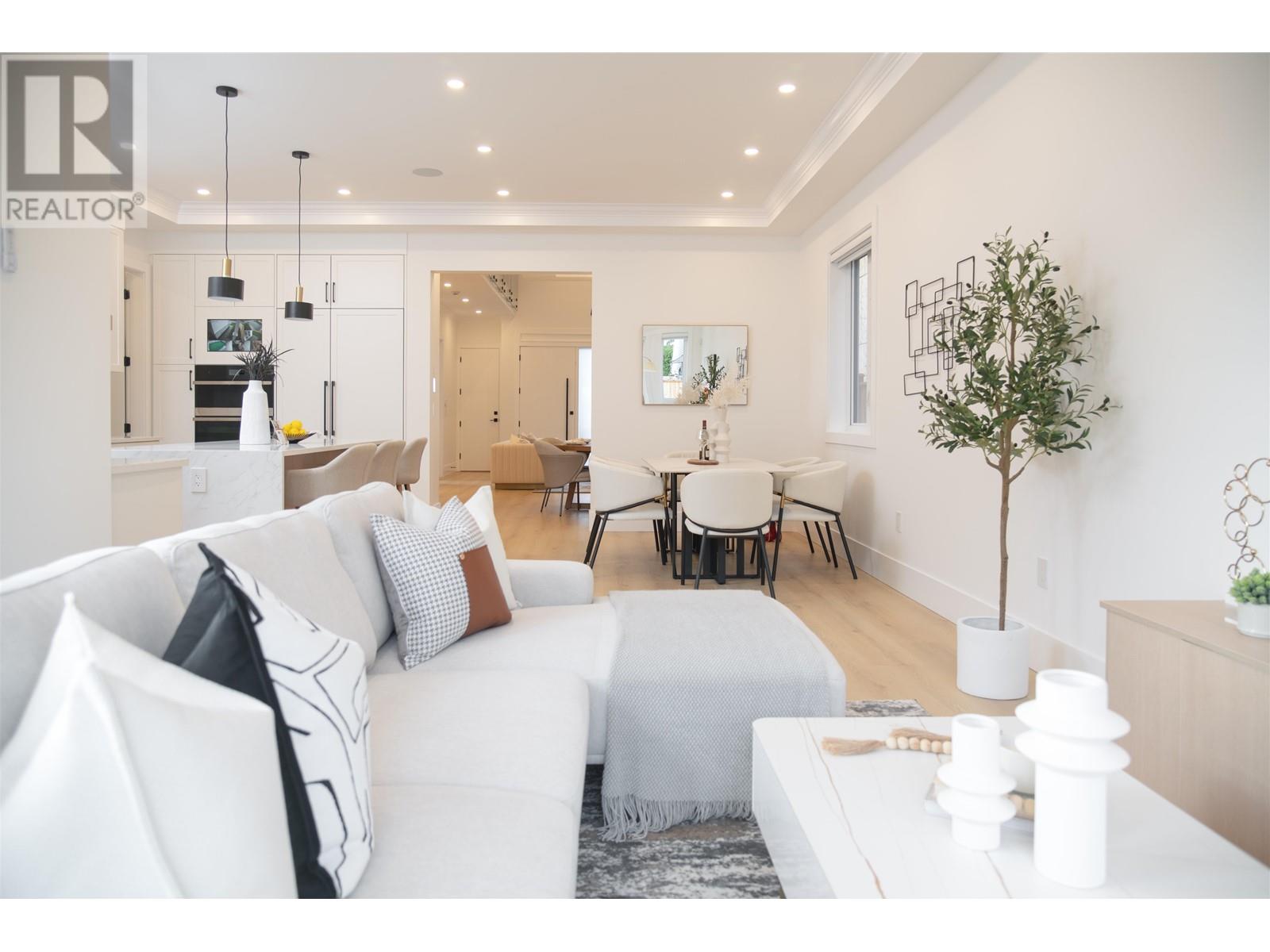 Listing Picture 13 of 40 : 7440 LANGTON ROAD, Richmond / 烈治文 - 魯藝地產 Yvonne Lu Group - MLS Medallion Club Member