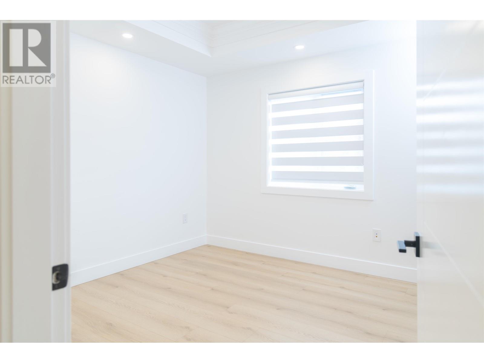 Listing Picture 28 of 40 : 7440 LANGTON ROAD, Richmond / 烈治文 - 魯藝地產 Yvonne Lu Group - MLS Medallion Club Member