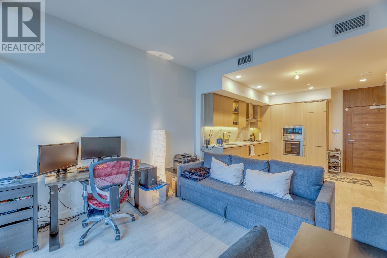 Listing Picture 7 of 21 : 4403 4890 LOUGHEED HIGHWAY, Burnaby / 本拿比 - 魯藝地產 Yvonne Lu Group - MLS Medallion Club Member