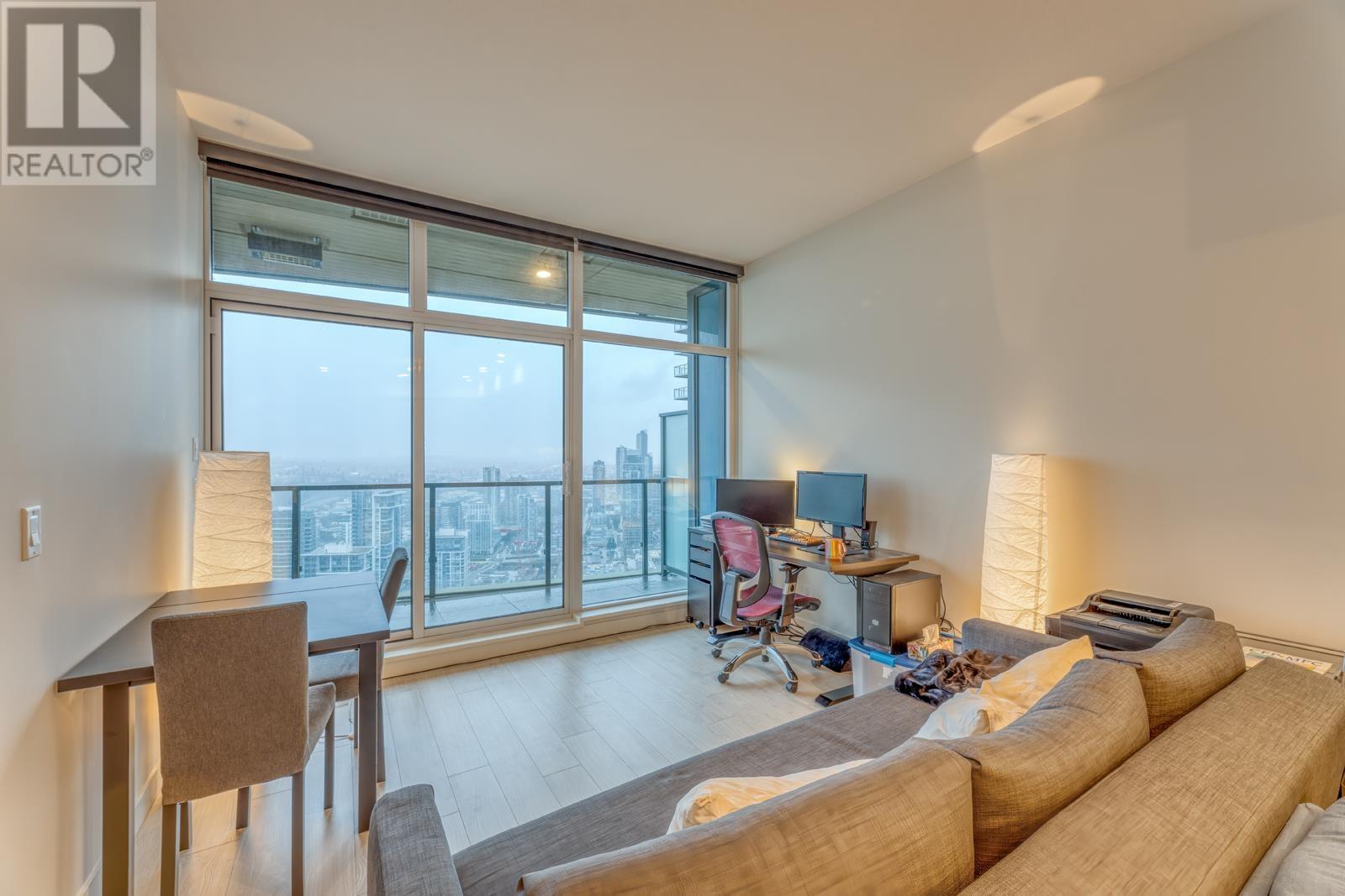 Listing Picture 8 of 21 : 4403 4890 LOUGHEED HIGHWAY, Burnaby / 本拿比 - 魯藝地產 Yvonne Lu Group - MLS Medallion Club Member