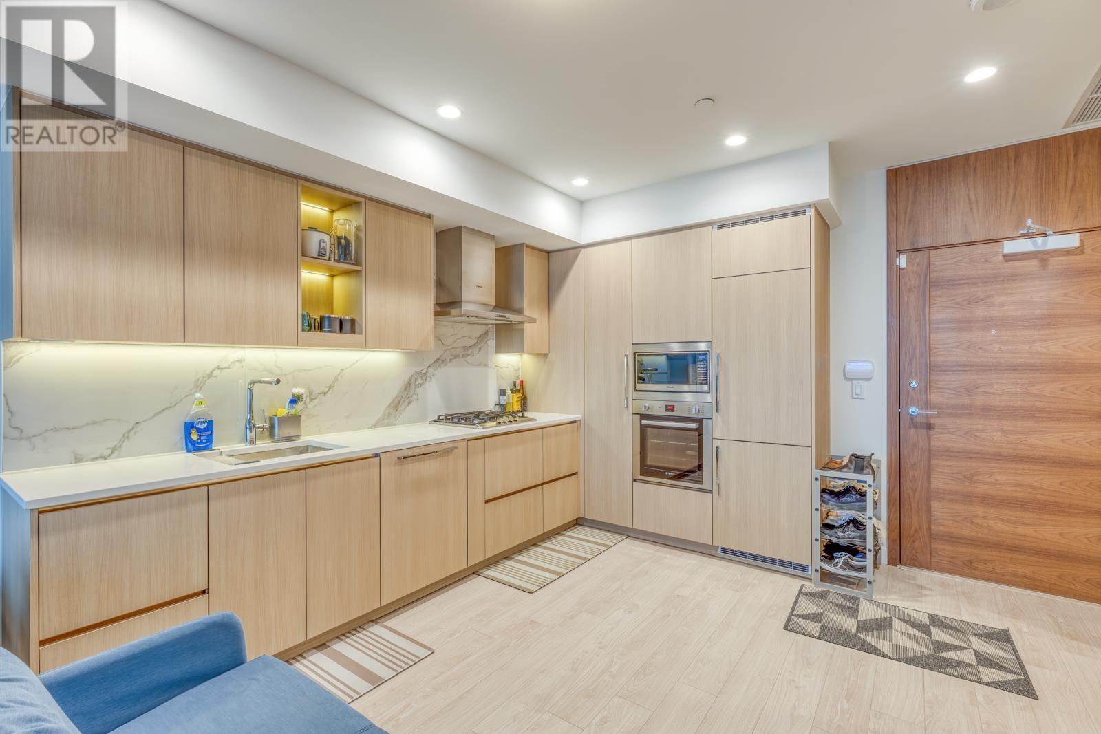 Listing Picture 4 of 21 : 4403 4890 LOUGHEED HIGHWAY, Burnaby / 本拿比 - 魯藝地產 Yvonne Lu Group - MLS Medallion Club Member