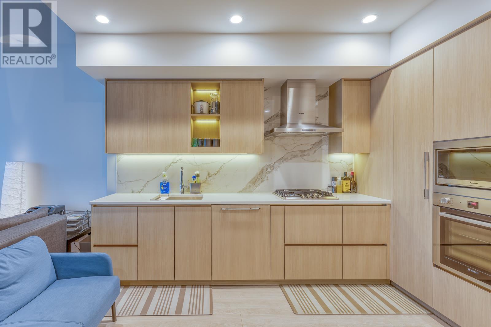 Listing Picture 5 of 21 : 4403 4890 LOUGHEED HIGHWAY, Burnaby / 本拿比 - 魯藝地產 Yvonne Lu Group - MLS Medallion Club Member