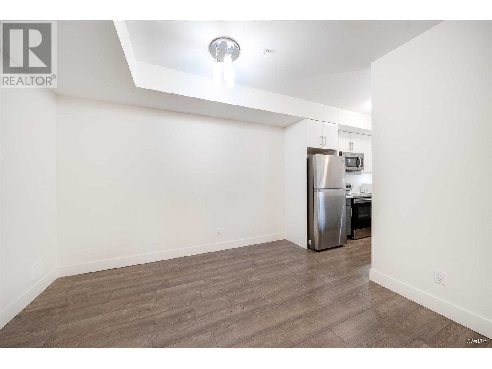 Listing Picture 16 of 29 : 6 4033 DOMINION STREET, Burnaby / 本拿比 - 魯藝地產 Yvonne Lu Group - MLS Medallion Club Member