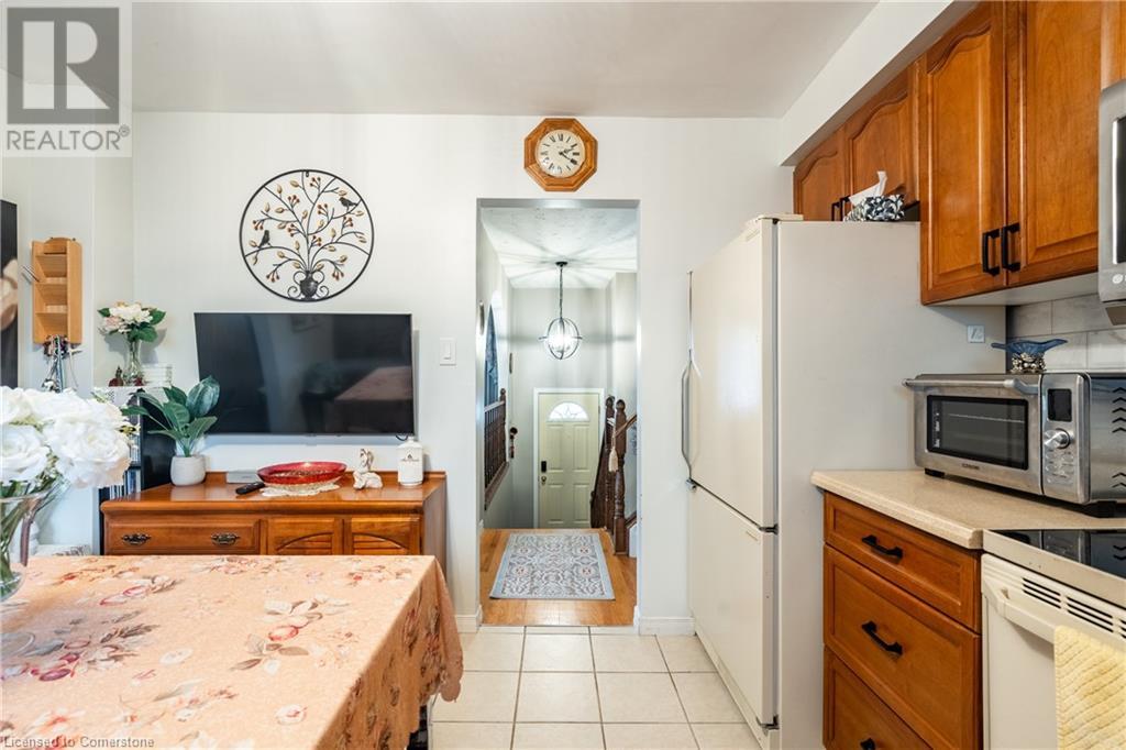 25 Blanche Court, Hamilton, Ontario  L8K 5P4 - Photo 9 - 40688036