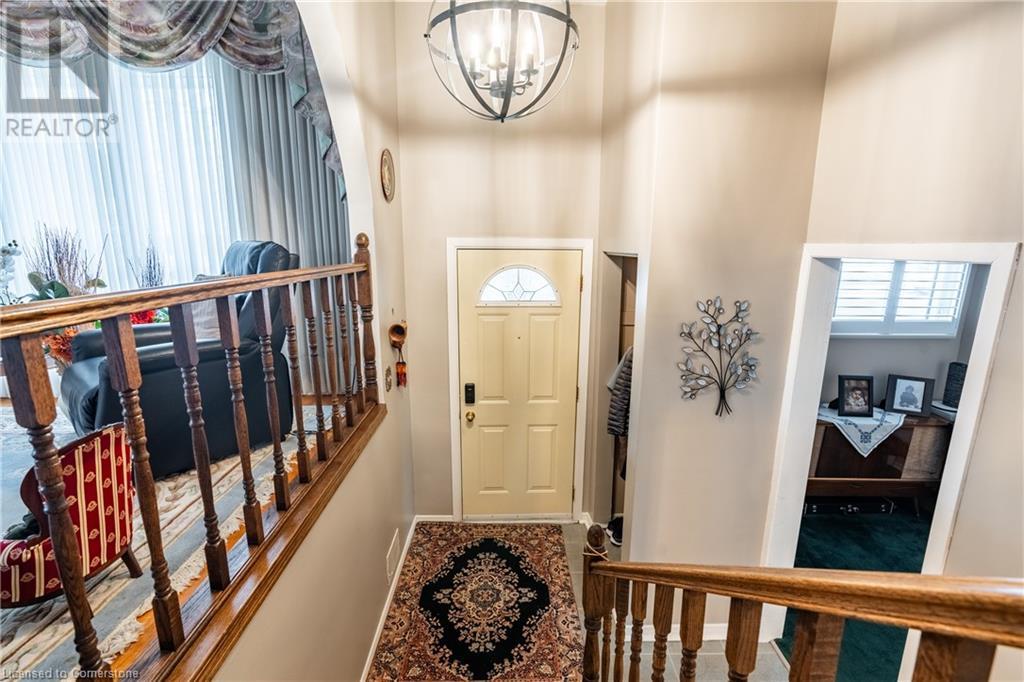 25 Blanche Court, Hamilton, Ontario  L8K 5P4 - Photo 5 - 40688036