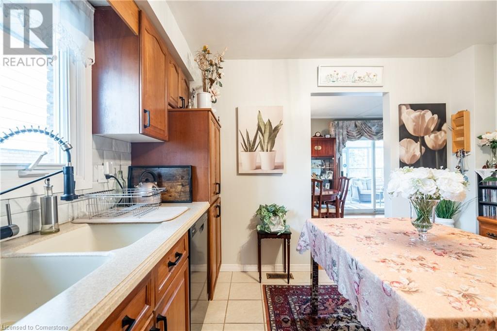 25 Blanche Court, Hamilton, Ontario  L8K 5P4 - Photo 11 - 40688036