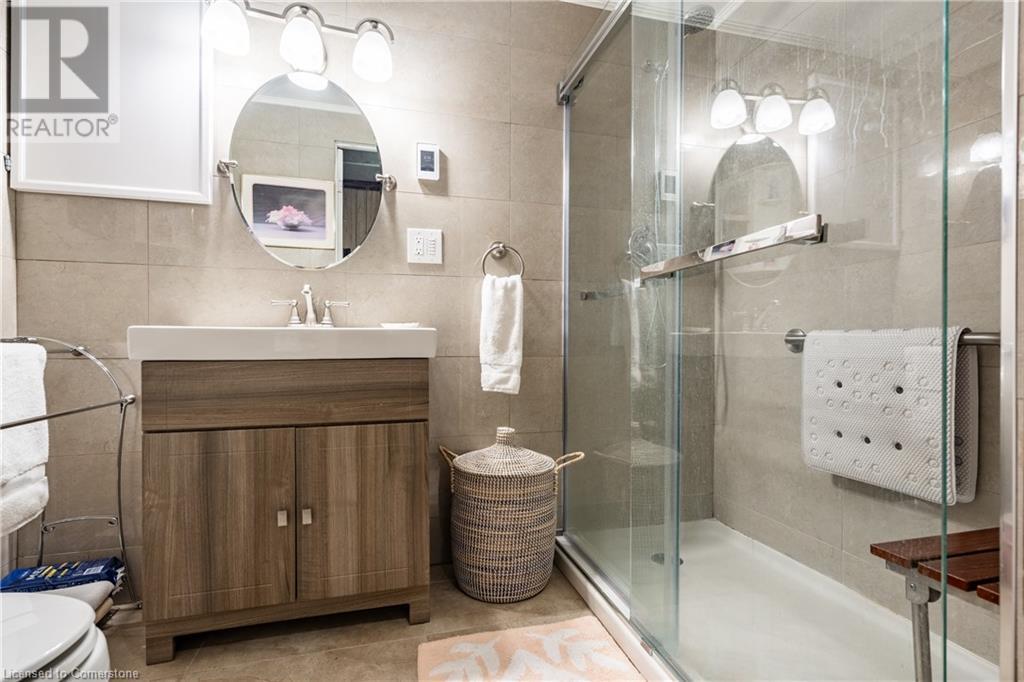 25 Blanche Court, Hamilton, Ontario  L8K 5P4 - Photo 24 - 40688036