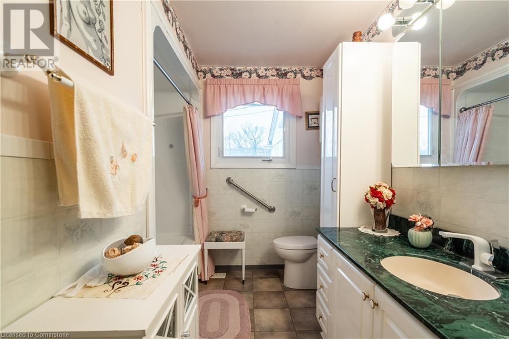 25 Blanche Court, Hamilton, Ontario  L8K 5P4 - Photo 34 - 40688036