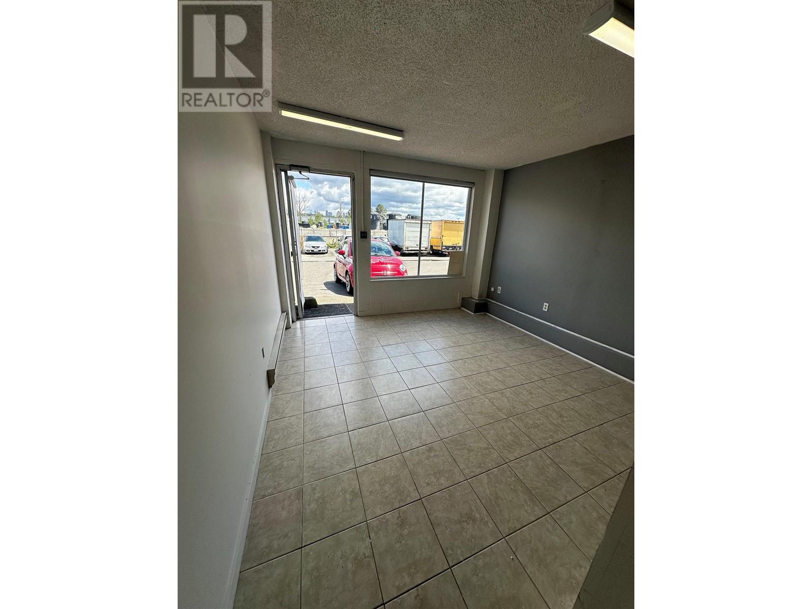 Listing Picture 4 of 16 : 111 4713 BYRNE ROAD, Burnaby / 本拿比 - 魯藝地產 Yvonne Lu Group - MLS Medallion Club Member